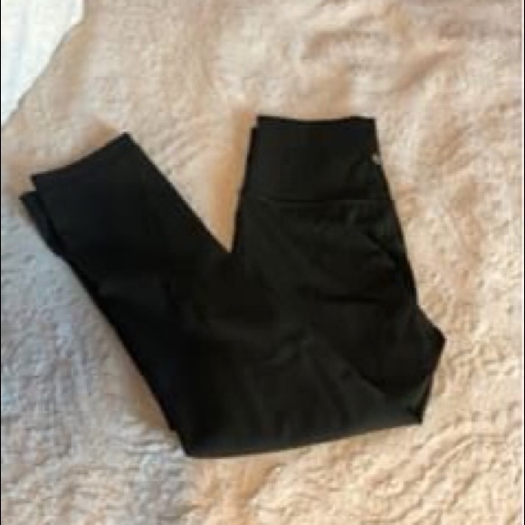 Lululemon Crop size 4 - Picture 3 of 4
